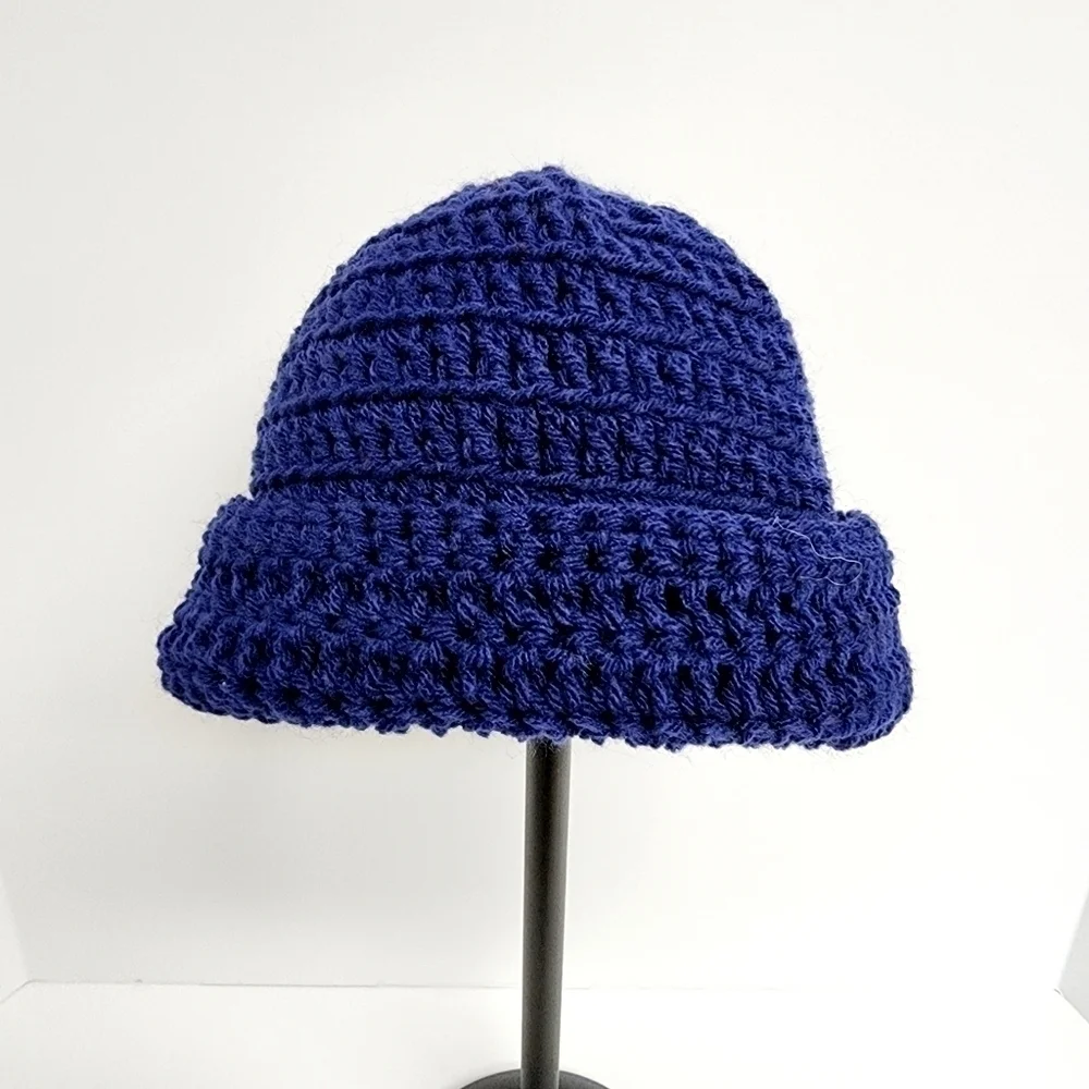 HAND KNITTED BEANIE HAT